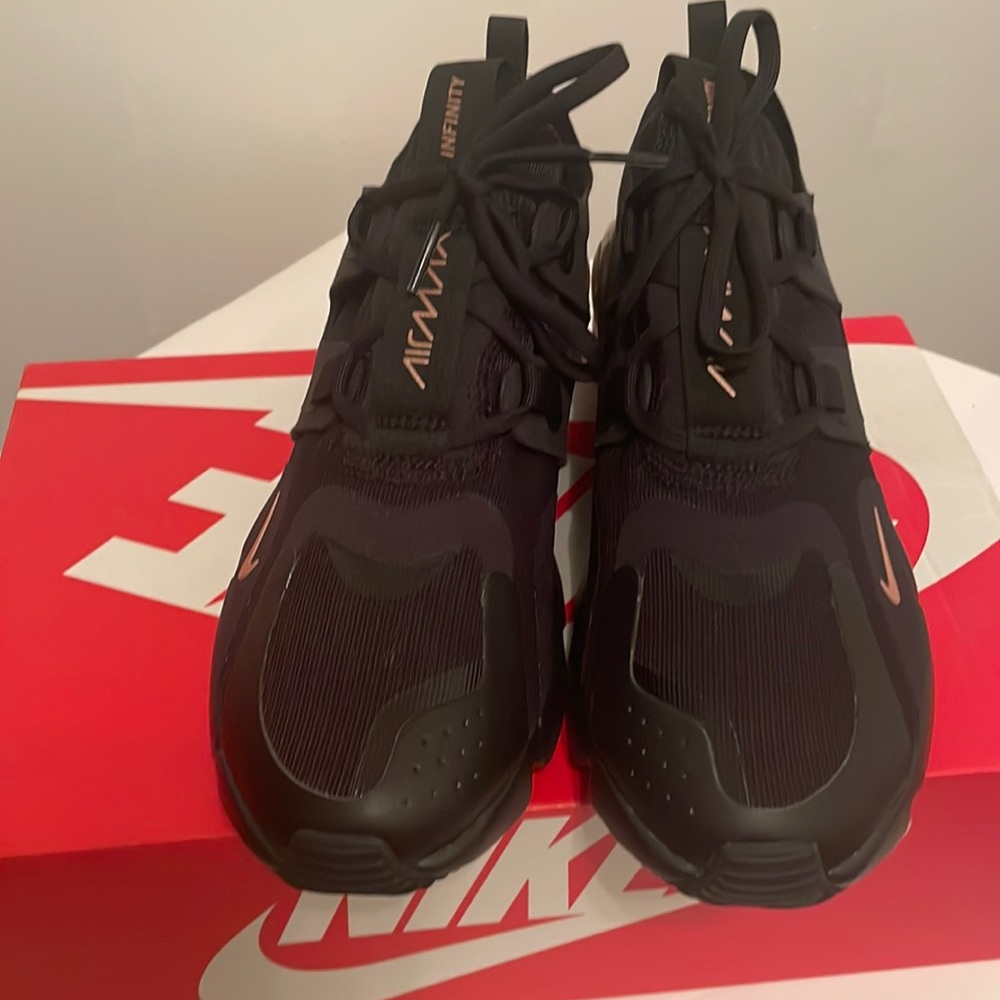 Womens air max infinity